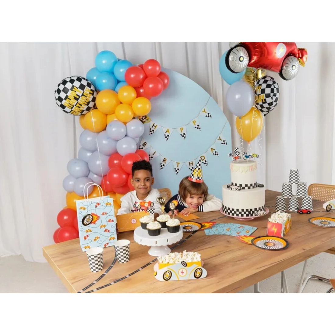 Girlanda HAPPY BIRTHDAY - Fotbalový pohár 300 cm