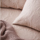 Elegantní pudrový přehoz na manželskou postel Leila 220x240 cm