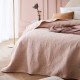 Elegantný pudrový prehoz na manželskú posteľ Leila 220x240 cm