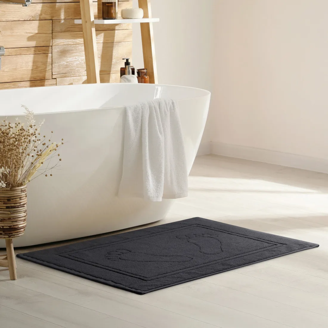 Kúpeľňový koberček Sammy z bavlny - čierny