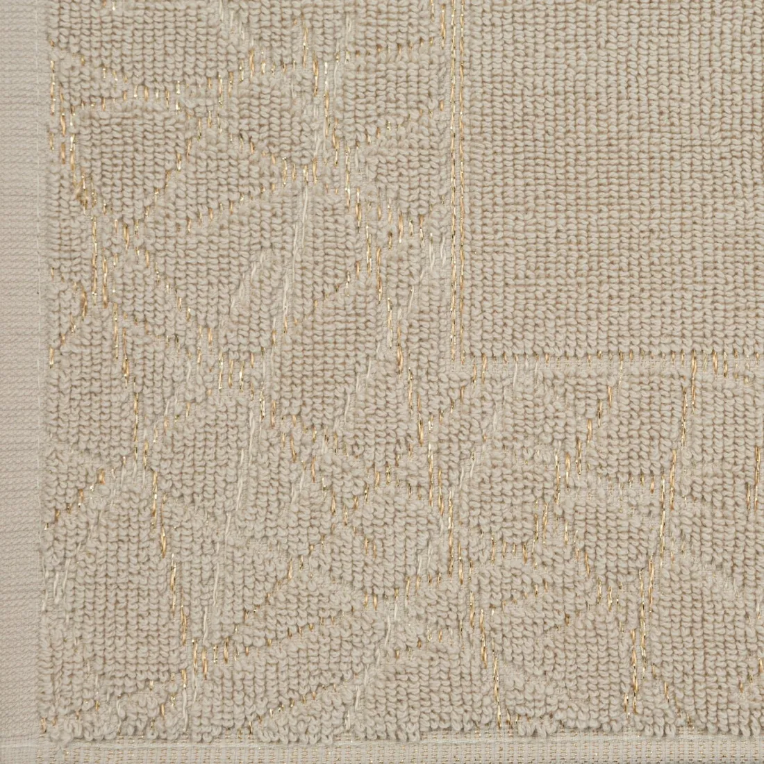 Kúpeľňový koberec zdobený geometrickým vzorom 50x70 cm - bežový