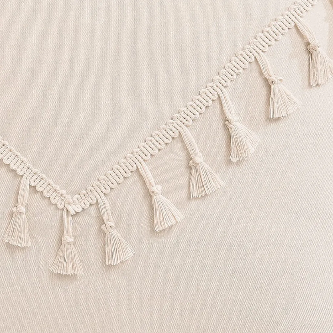 Obliečka na vankúš Chloe 45x45 cm - svetlo krémová