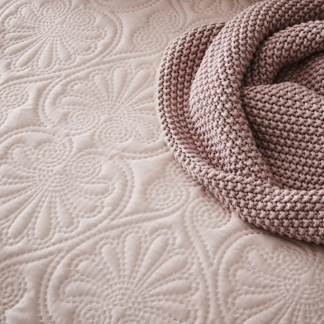 Prehoz na posteľ Leila - púdrovo ružový 170x210 cm