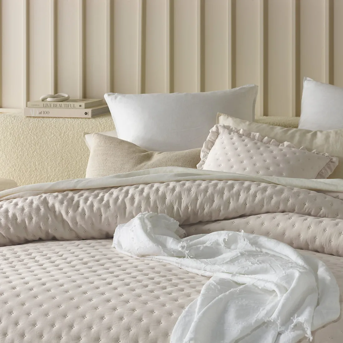 Prehoz na posteľ Molly - béžový 200x220 cm