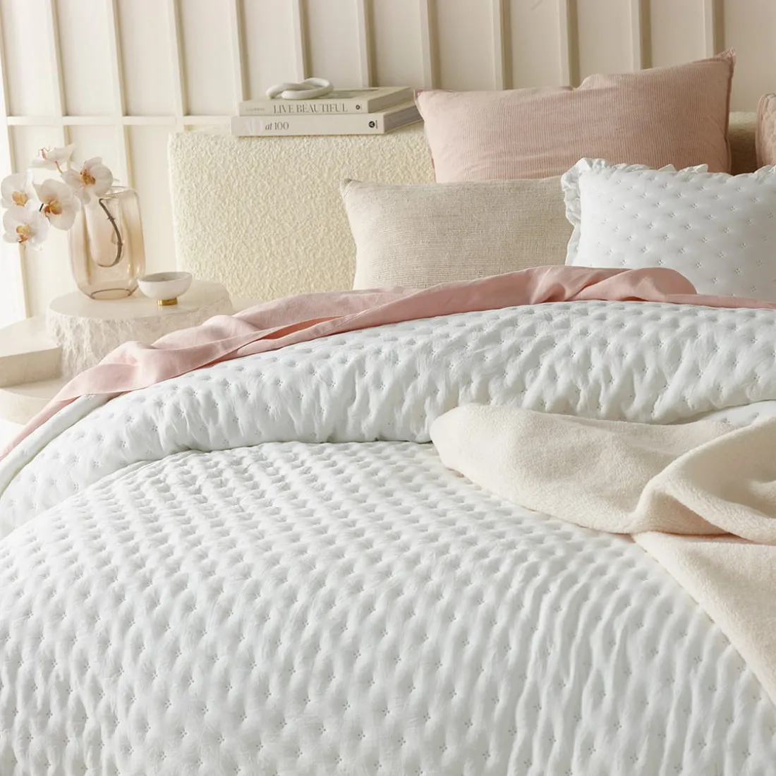 Prehoz na posteľ Molly - biely 240x260 cm