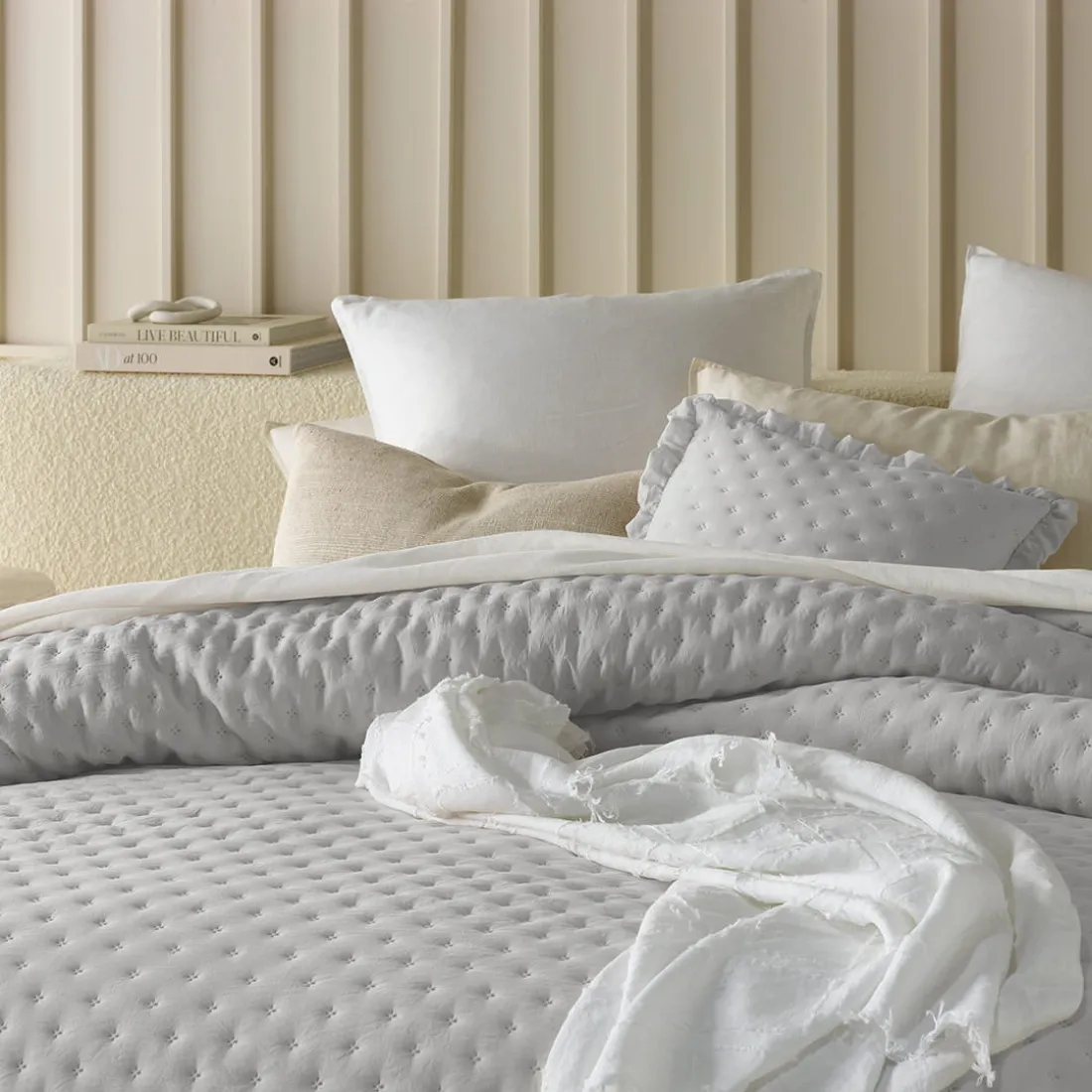 Prehoz na posteľ Molly - svetlo sivý 170x210 cm