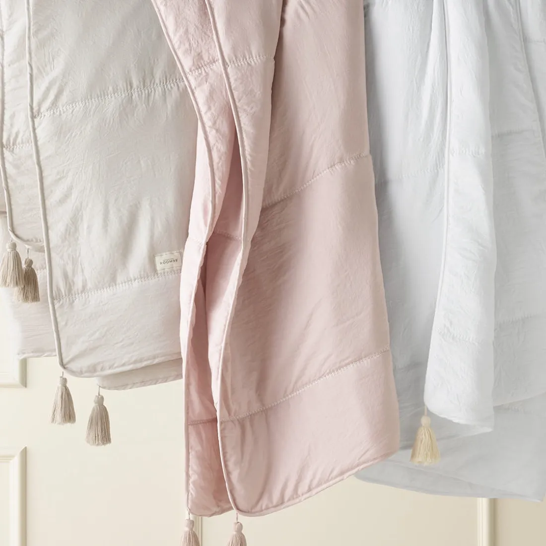 Prehoz na posteľ Noemi - béžový 200x220 cm