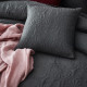 Tmavě šedý přehoz na manželskou postel Leila 220x240 cm