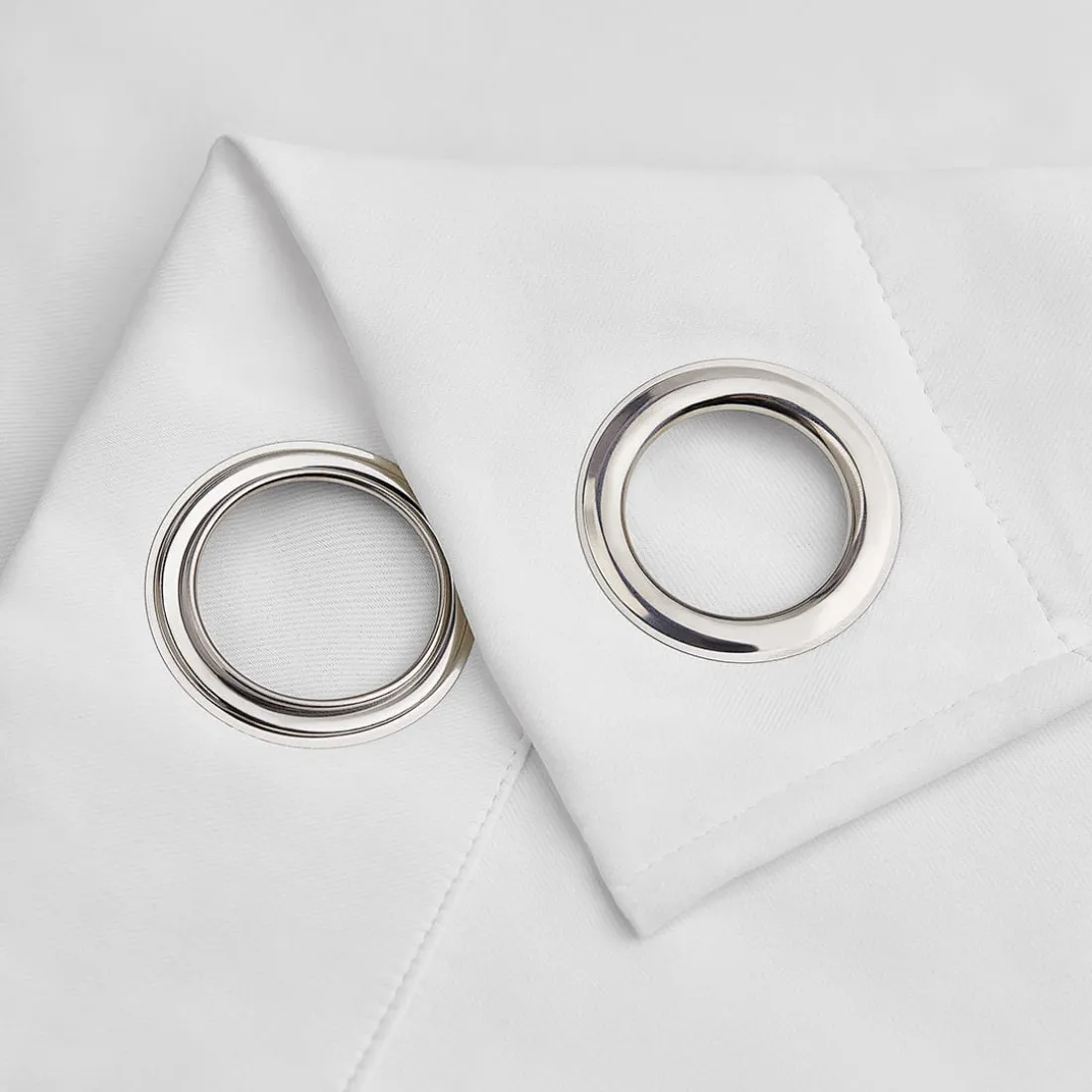 Zatemňujúci záves LAUREL - biely 140x280 cm - uchytenie dekoračné kolieska