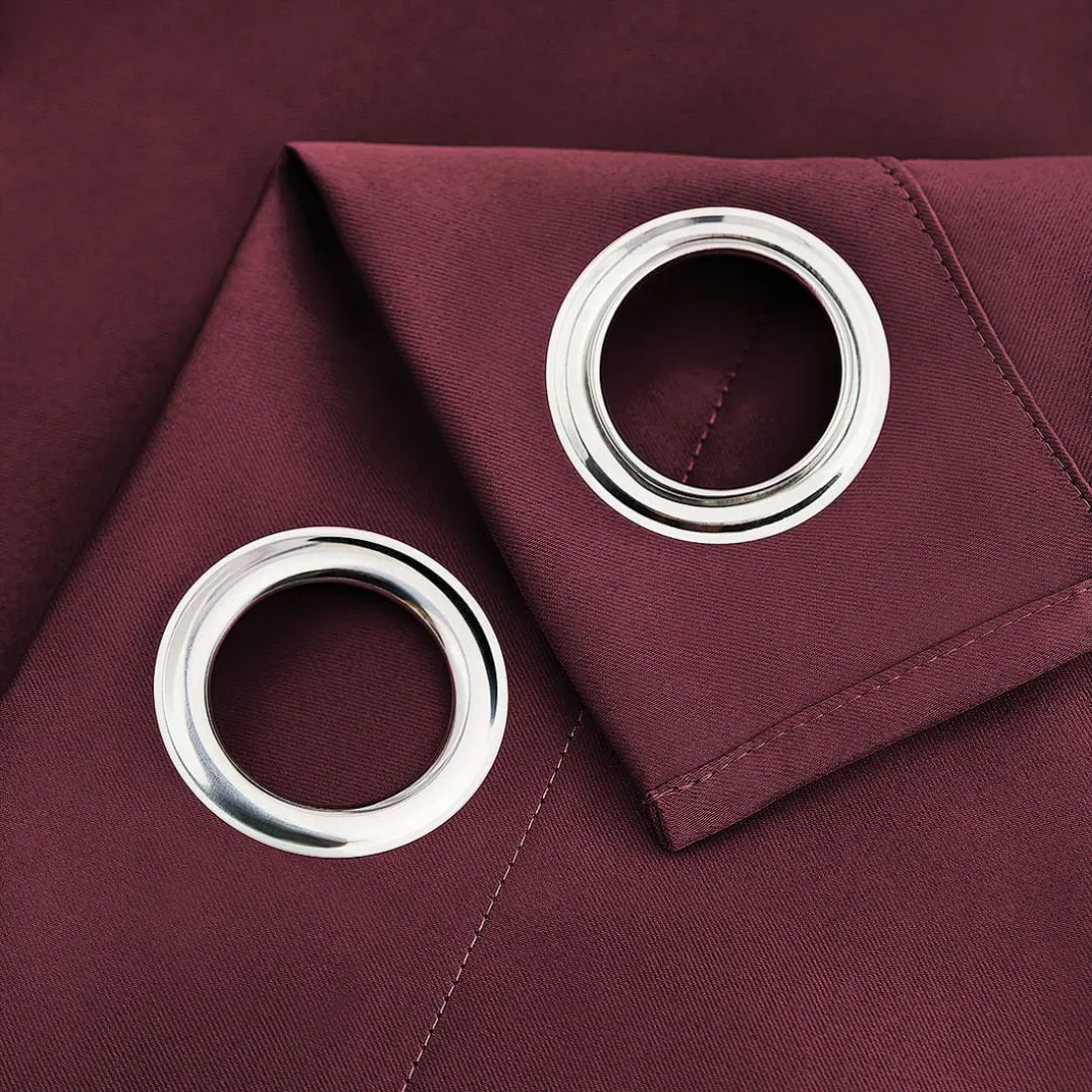 Zatemňovací závěs LAUREL - vínový 140x250 cm - nástavec s ozdobnými kolečky