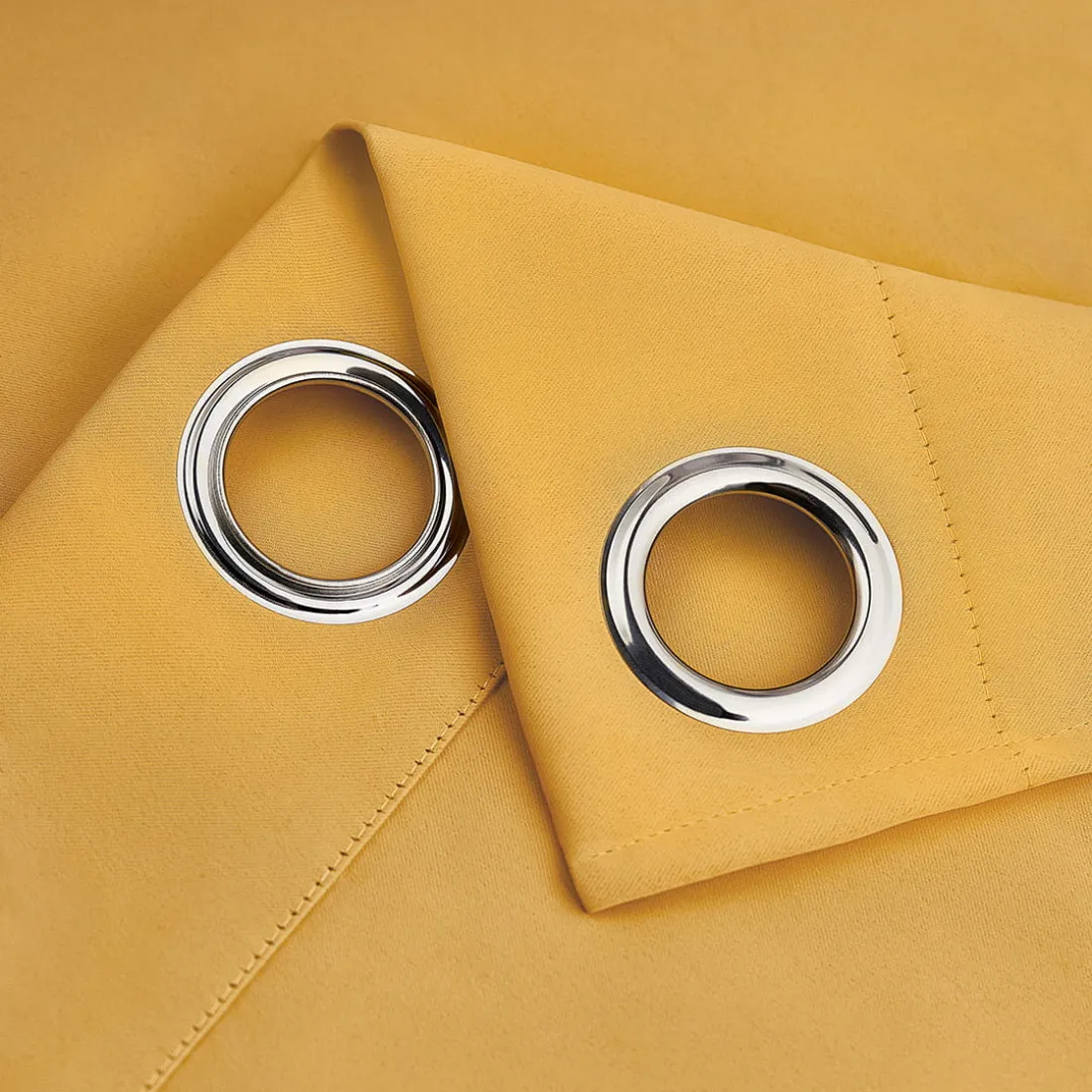 Zatemňujúci záves LAUREL - horčicový 140x280 cm - uchytenie dekoračné kolieska