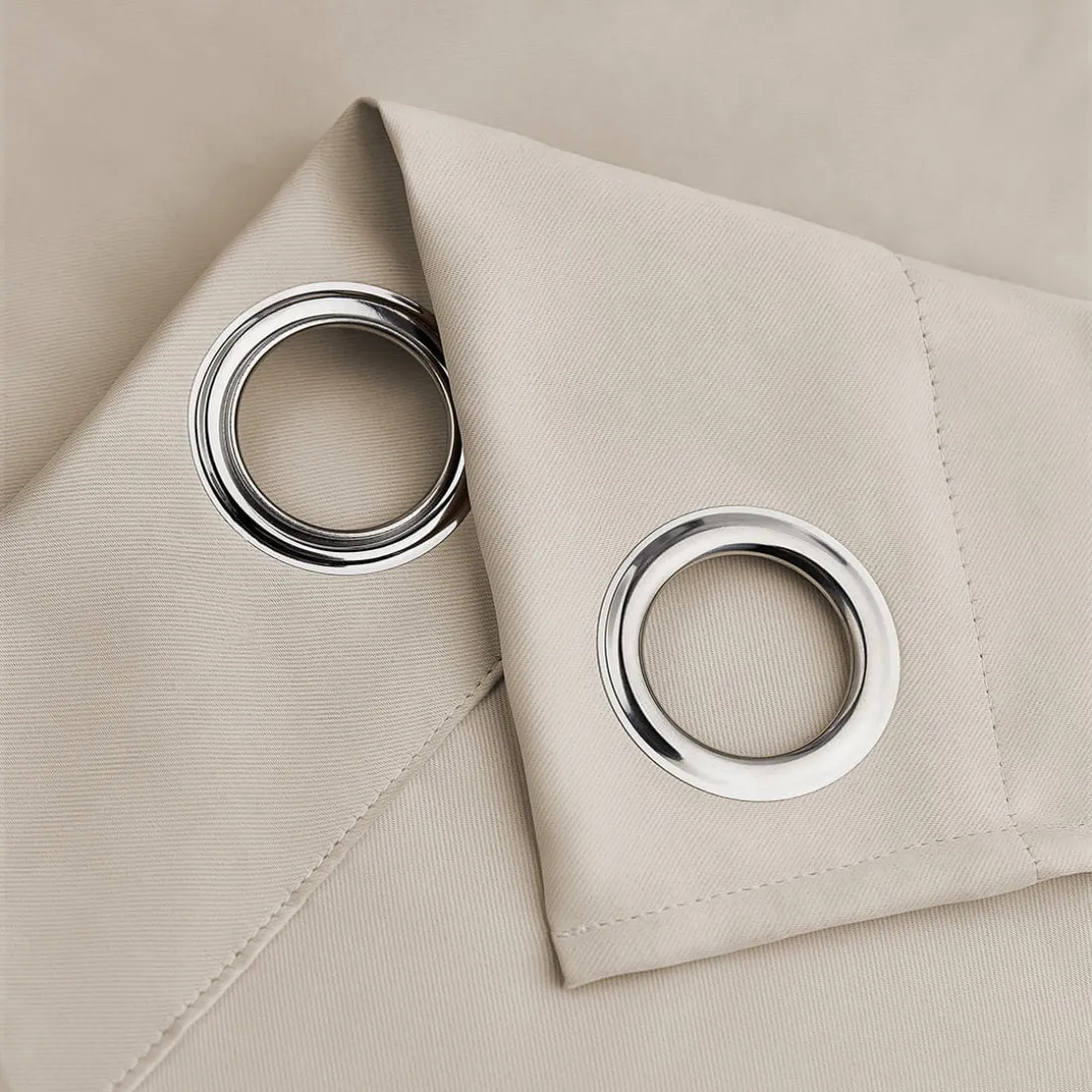 Zatemňovací závěs LAUREL - krémový 140x280 cm - nástavec s ozdobnými kolečky