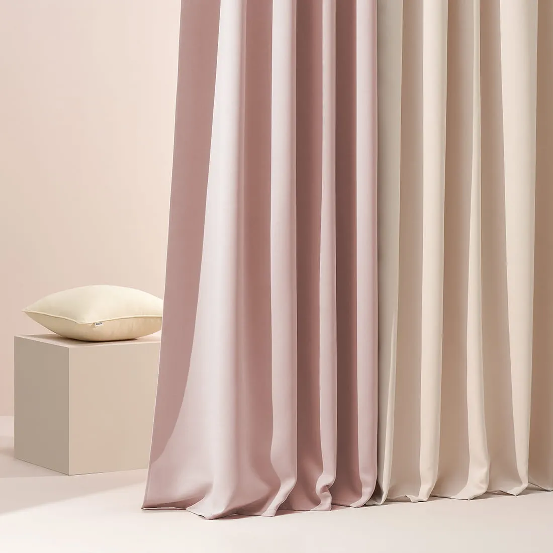 Zatemňujúci záves LAUREL - púdrovo ružová 140x250 cm - uchytenie riasaca páska