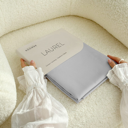 Zatemňujúci záves LAUREL - svetlo sivý 140x280 cm - uchytenie dekoračné kolieska