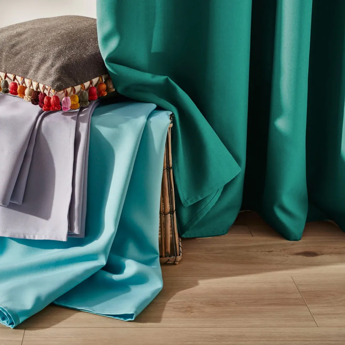 Závěs Aura Fuchsia - 140x250 cm - uchycení řasící páska