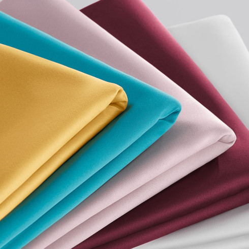 Záclona Aura Mustard - 140x280 cm - nástavec s ozdobnými kolečky Záclona Aura Mustard - 140x280 cm - nástavec s ozdobnými kolečky