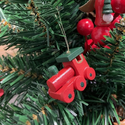 Drevené vianočné ozdoby na stromček, červené – set 30 ks