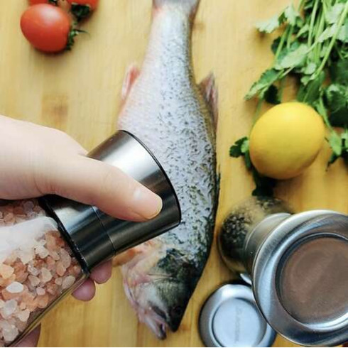 Sada ručných mlynčekov na soľ a korenie 2 ks