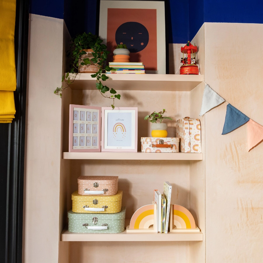 Kartónový kufrík s bodkami - stredný