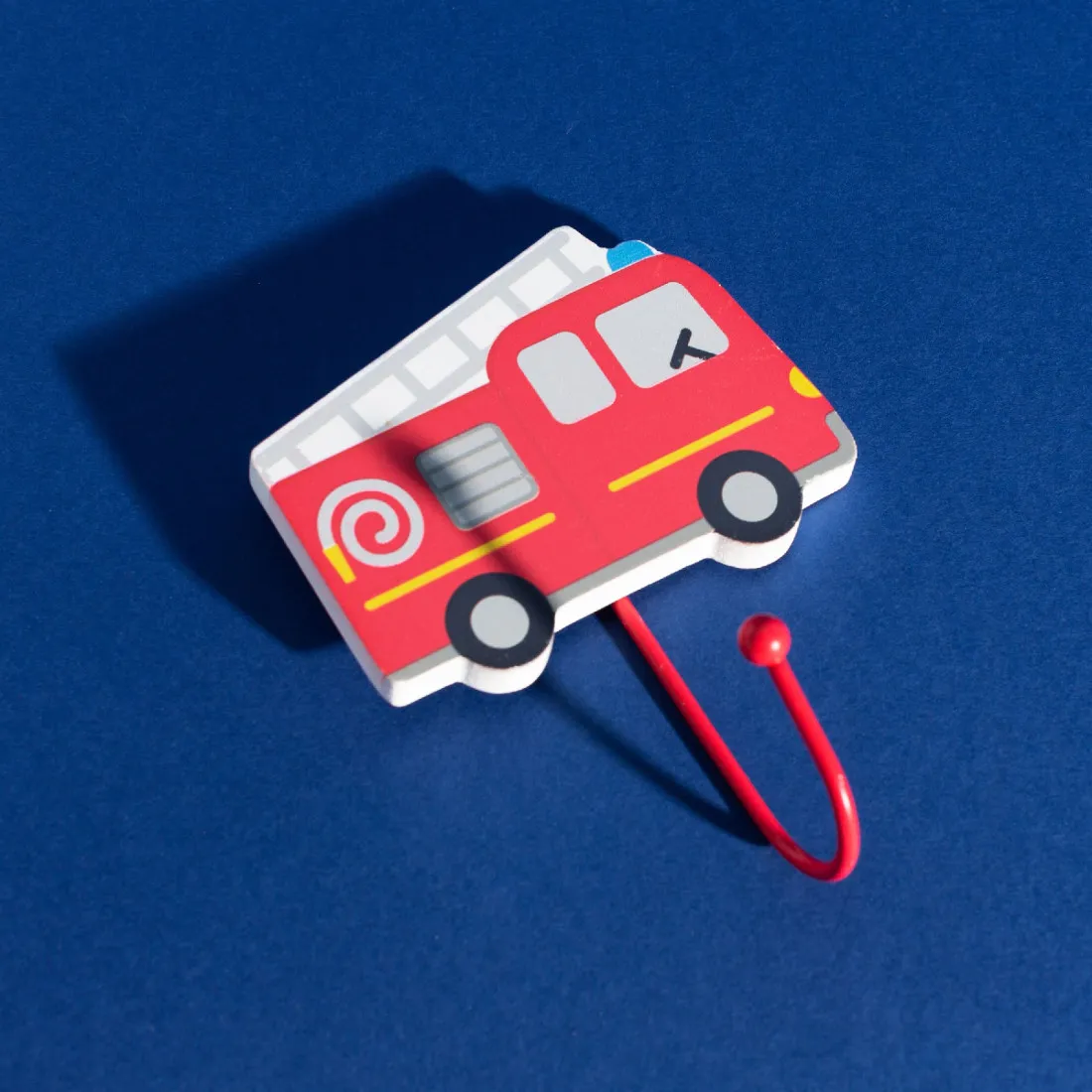 Kovový háčik na stenu Hasičské auto