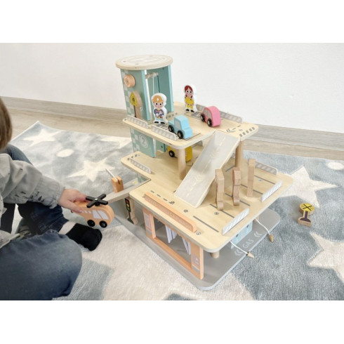 Dřevěná garáž na autíčka s myčkou