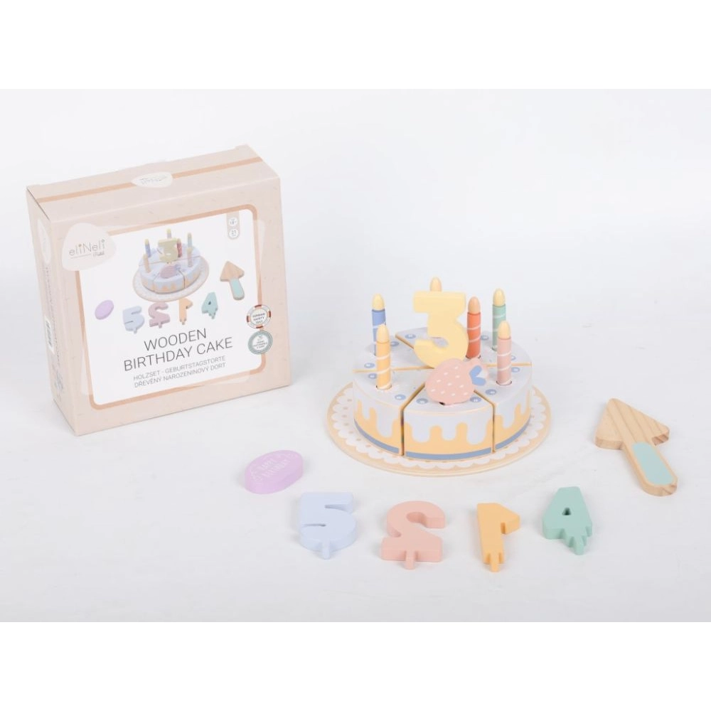 Drevená narodeninová torta pre deti