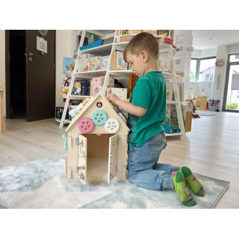 Drevený activity board domček Natur + detský telefón