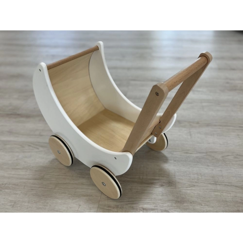 Drevený detský kočiarik