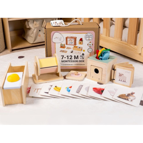 Dřevěný Montessori edukační box pro miminka 7–12 měsíců