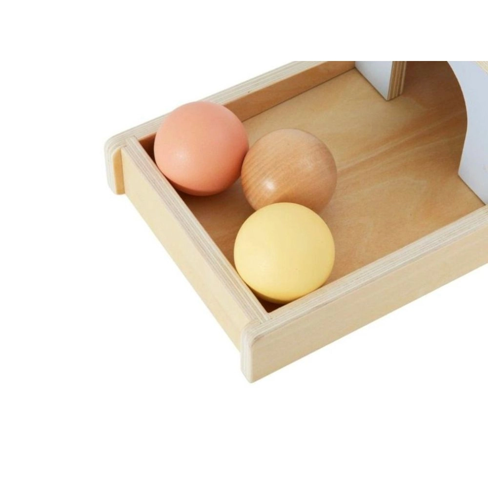Drevený motorický box s pastelovými guľami pre deti