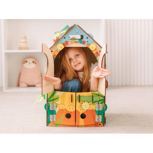 Svietiaci activity board domček - Safari s levom