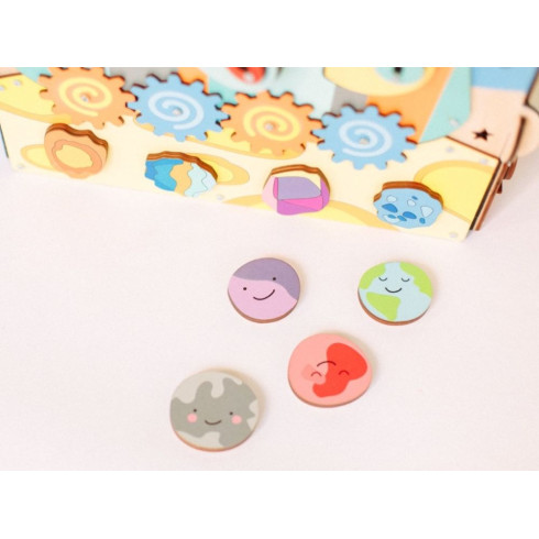 Svietiaci activity board domček - Vo vesmíre