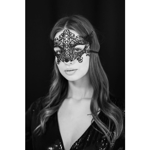 Čierna čipkovaná karnevalová maska na viazanie, 20 x 11 cm