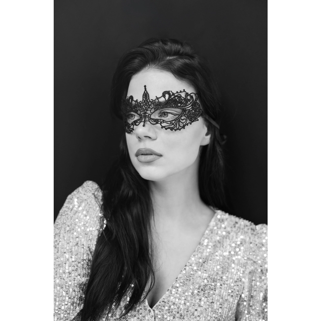 Črna čipkasta karnevalska maska z zavezovanjem, 20 x 7,3 cm