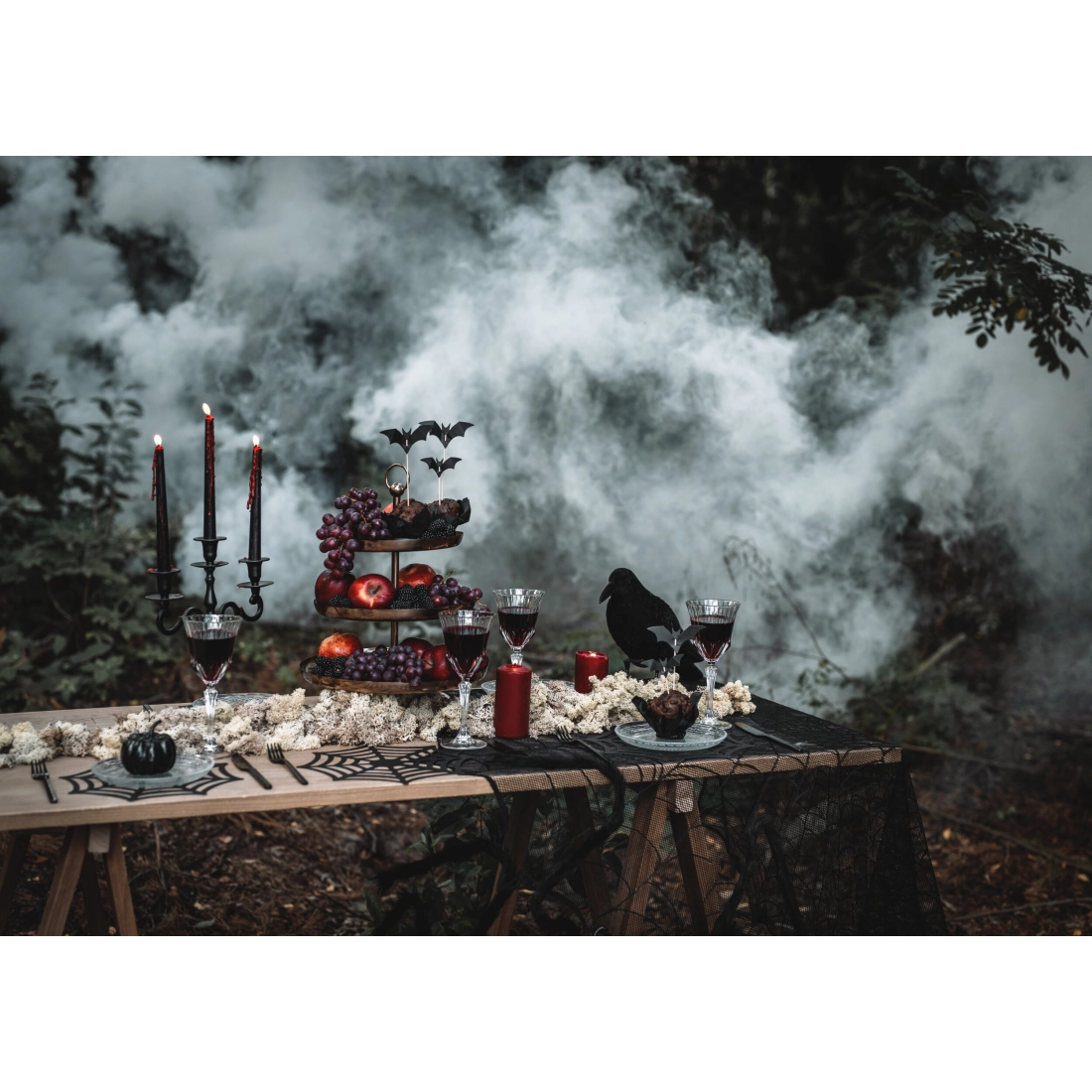 Fekete papír asztalterítők „Pókháló”, 27,5 cm, 4 darabos készlet