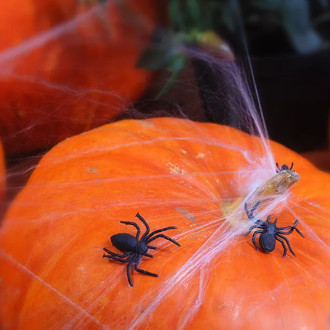 Fekete műanyag pókok dekorációhoz, 3x3 cm, 10 db/csomag