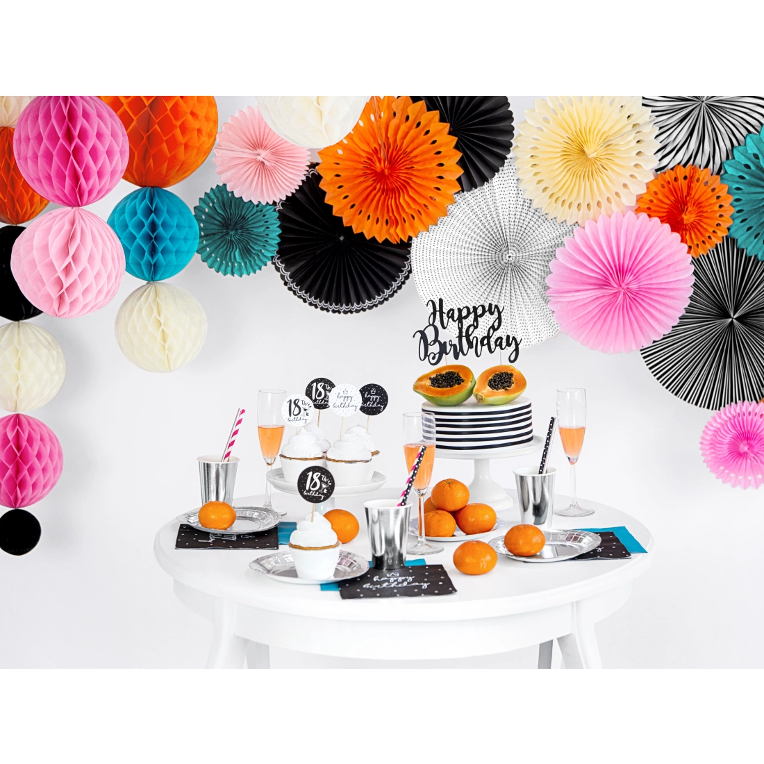 Dekorativne papirnate rozete črno-bele, mešan vzorec, 5 kosov