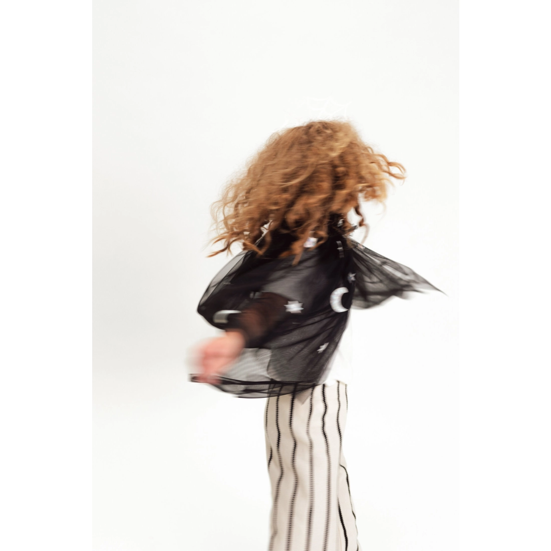 Dětský černý plášť s hvězdami a měsíci, 3–7 let, karneval