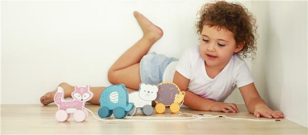 Drevená ťahacia hračka pre deti Viga slon