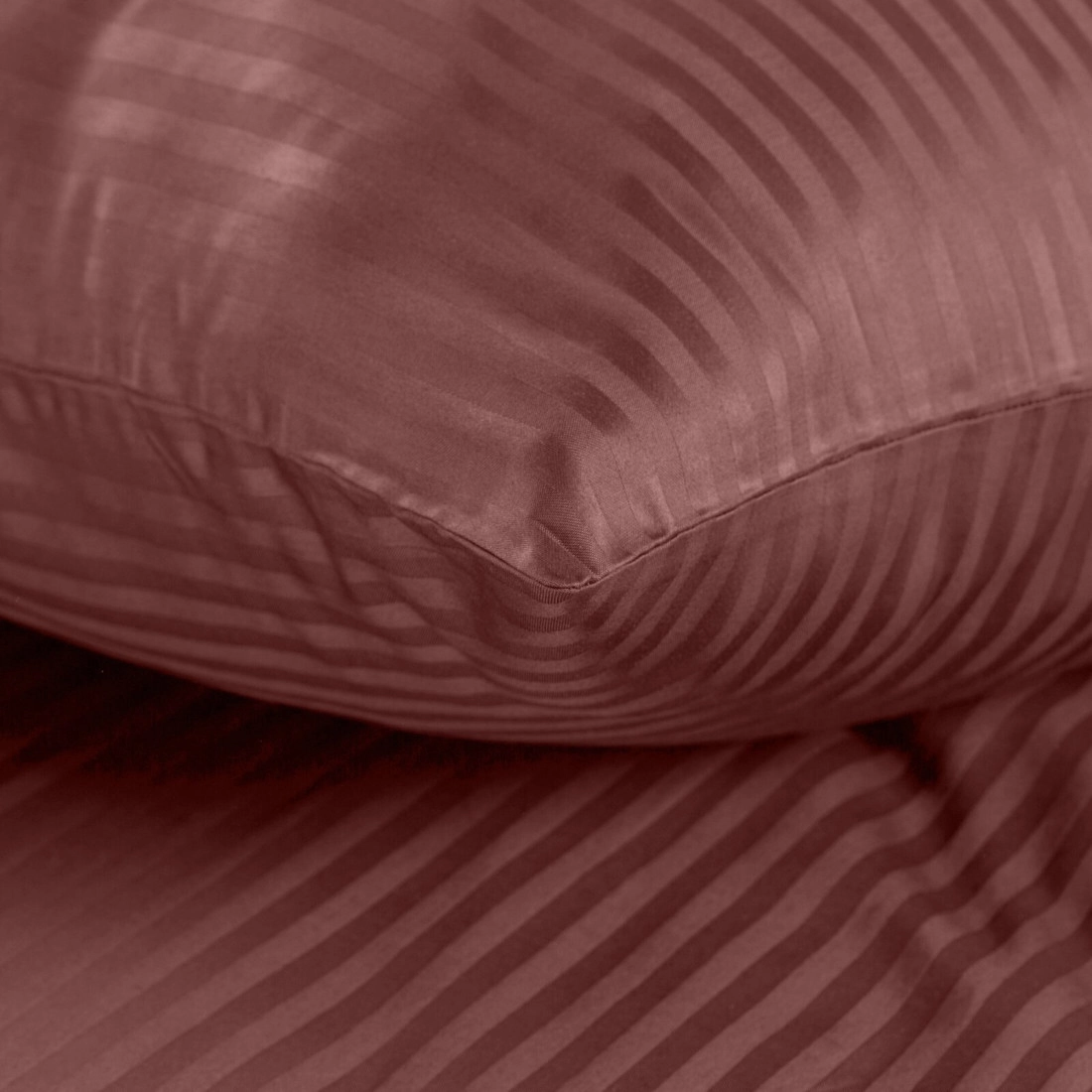 Povlečení 140x200 cm bavlněný satén pruhované, bordó