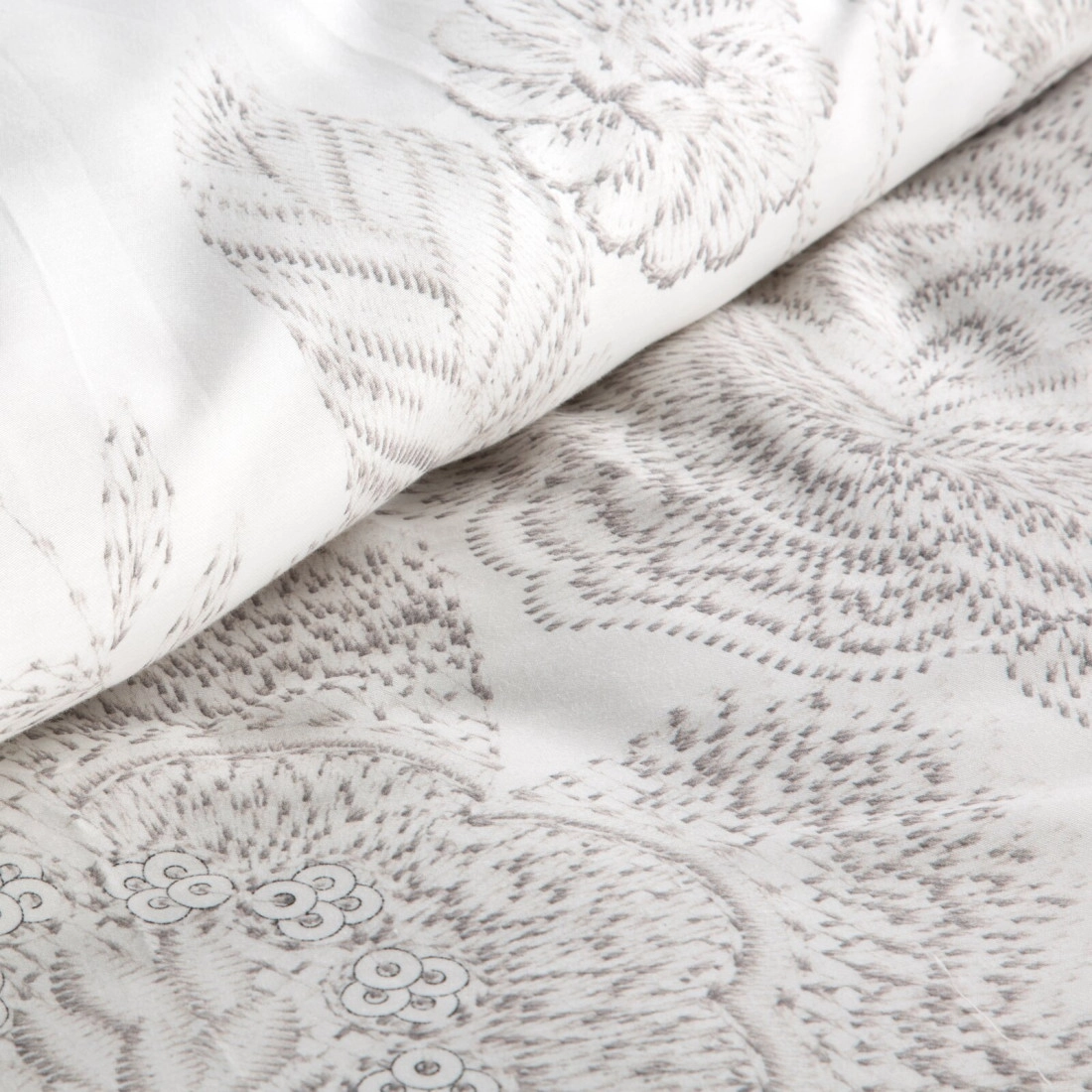 Povlečení 140x200 cm z bavlněného saténu s květinovým vzorem, bílé a hnědé