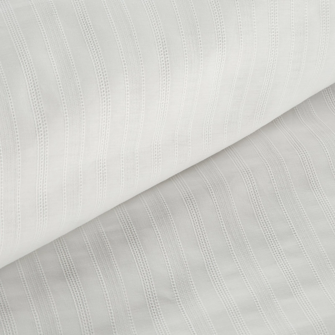 Povlečení 160x200 cm bavlněné renforcé, bílé s pruhovaným vzorem