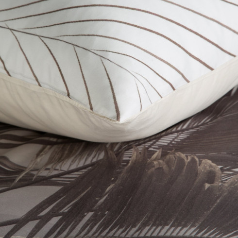 Obliečky 160x200 cm saténové s motívom palmových listov krémové a béžové