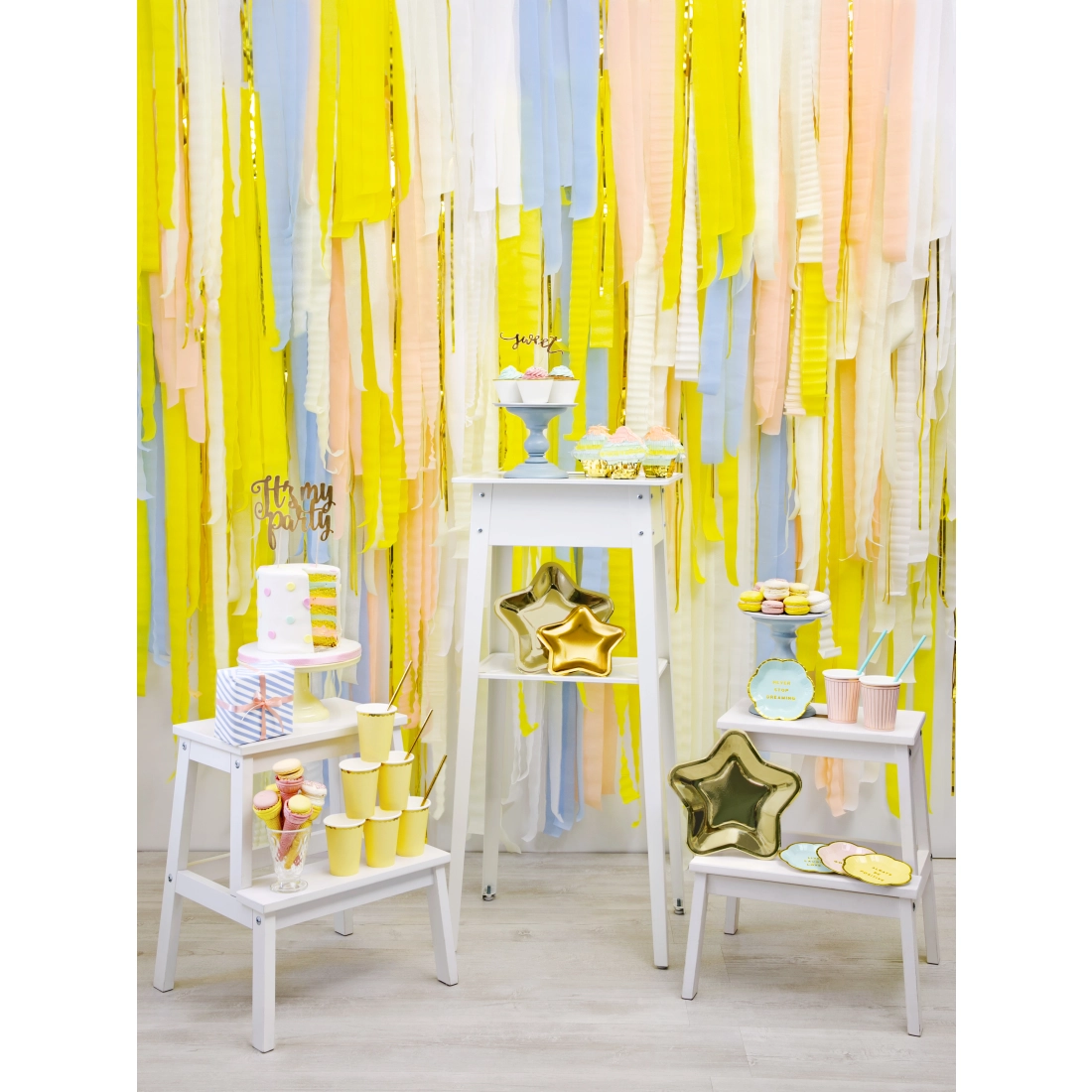 Papirnati krožniki zlate zvezde 23 cm – komplet 6 kosov