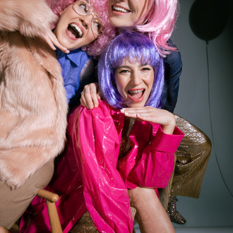 Lasulja Kleopatra rožnata – kratki ramenski lasje, karnevalska