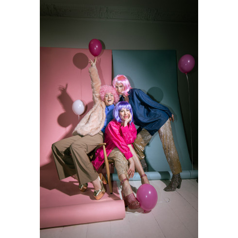 Lasulja Kleopatra rožnata – kratki ramenski lasje, karnevalska