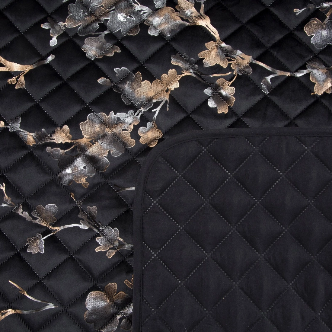 Prehoz 170x210 cm vzor kvetov jablone, čierny a zlatý