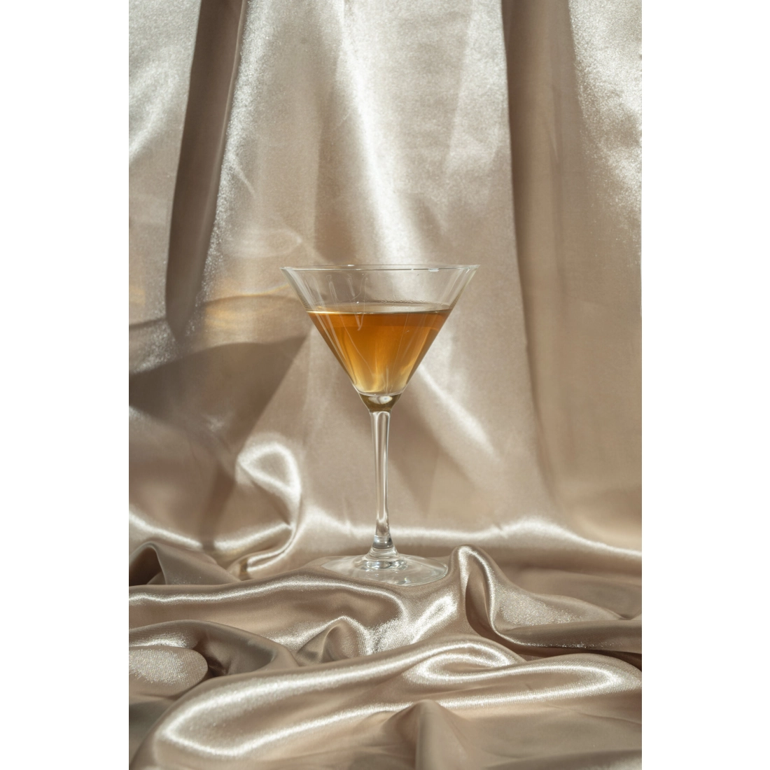 Satenasto blago hladno zlato 0,48x9 m – sijoč dekorativni tekstil