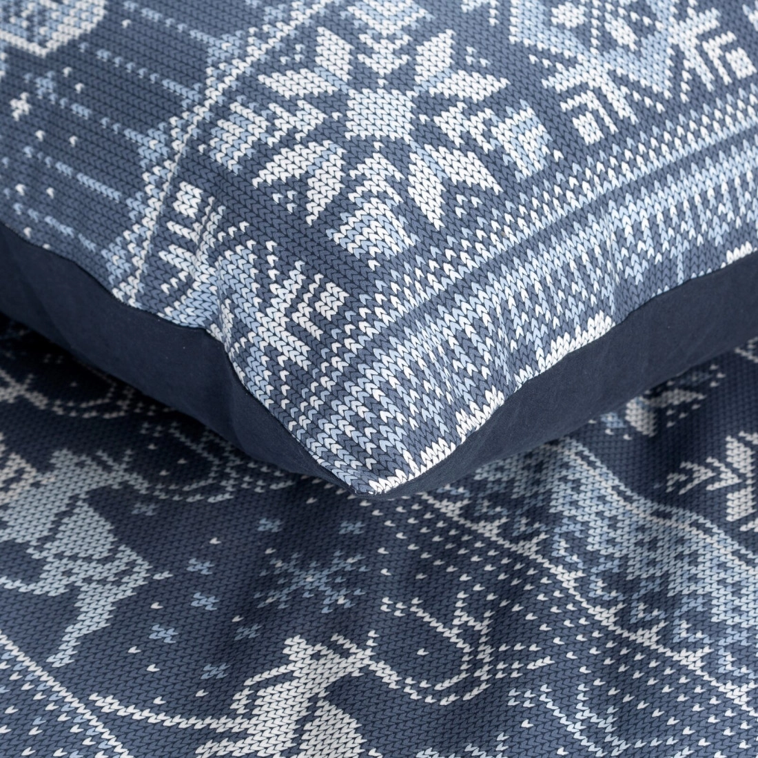 Vianočné obliečky 140x200 cm flanelové, tmavomodré a biele