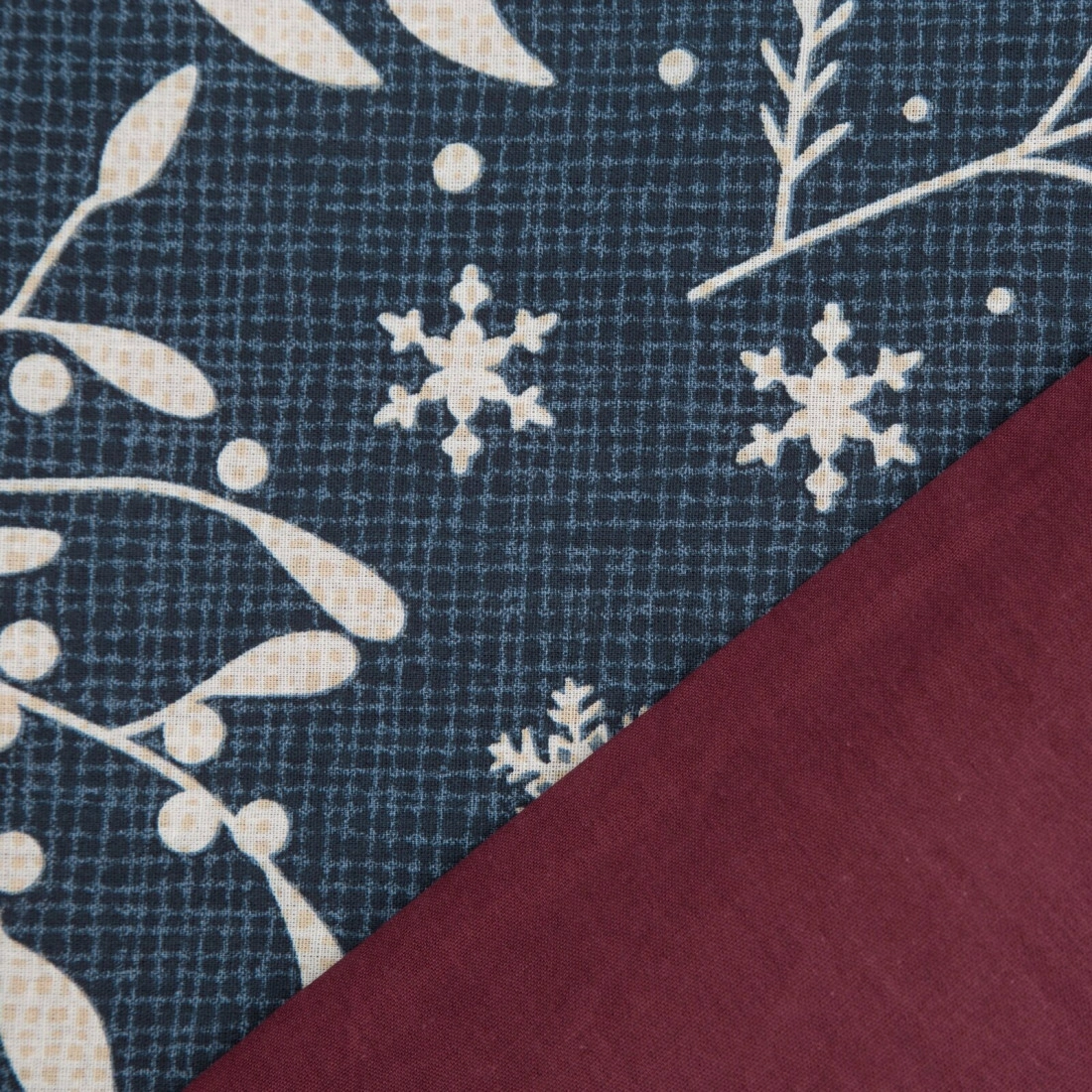 Vianočné obliečky 160x200 cm bavlnené renforcé, tmavomodré a červené